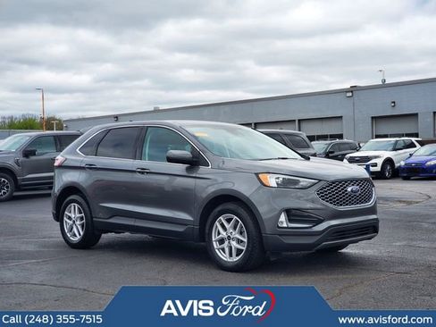 Used 2023 Ford Edge SEL w/ Convenience Package AWD/4WD image 2