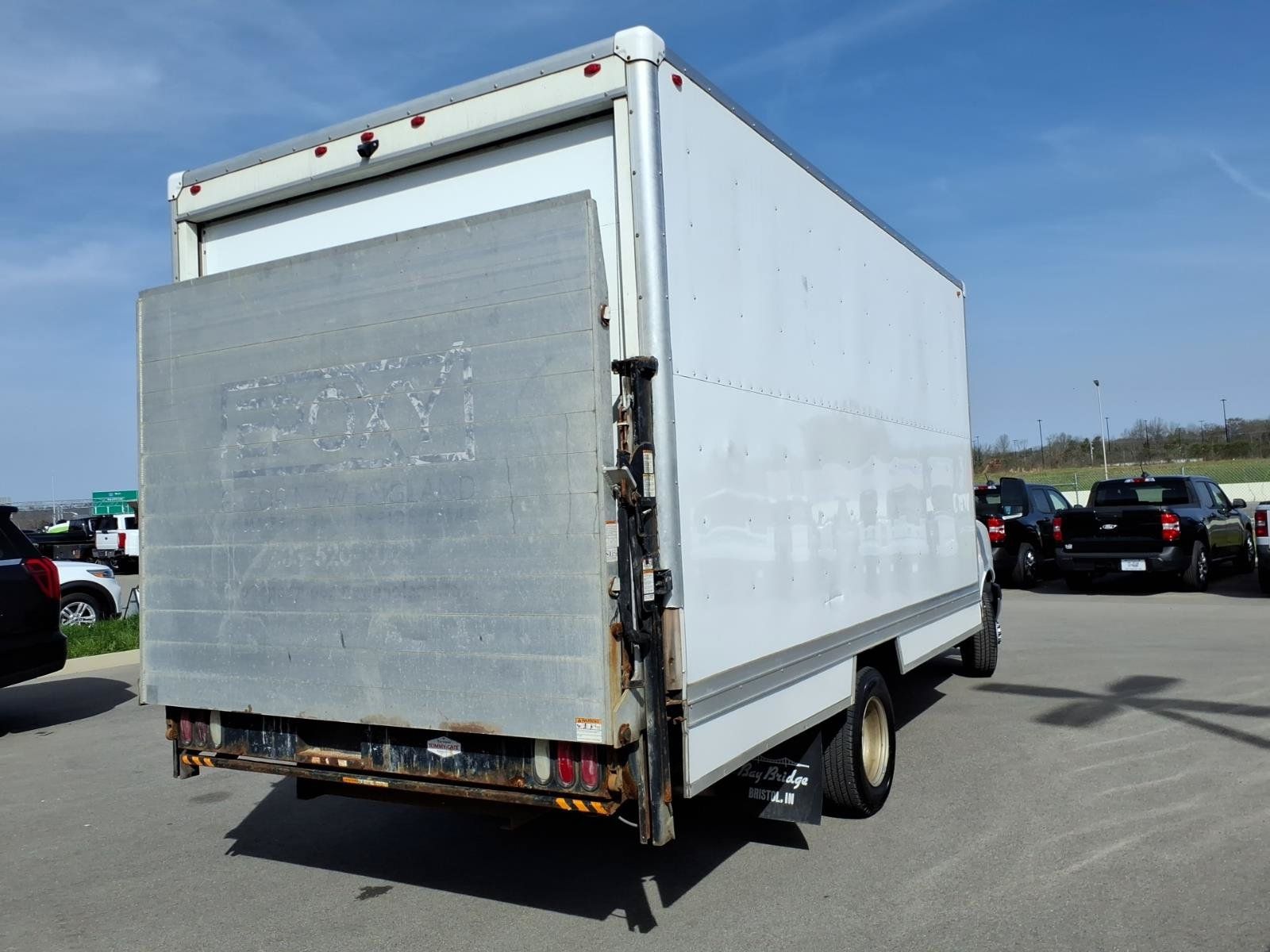 Used 2022 Chevrolet Express 3500 w/ Power Convenience Package RWD image 3