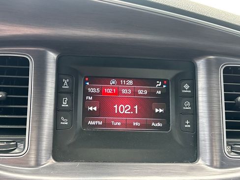 Used 2017 Dodge Charger SE image 10