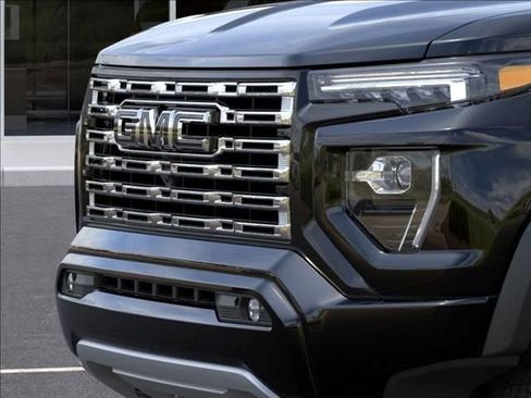 New 2026 GMC Canyon Denali w/ LPO, Denali Black Edition AWD/4WD image 16