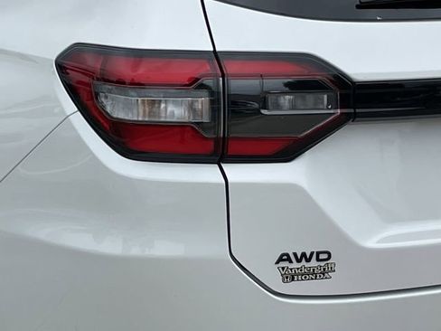 Used 2025 Honda Pilot Touring image 6