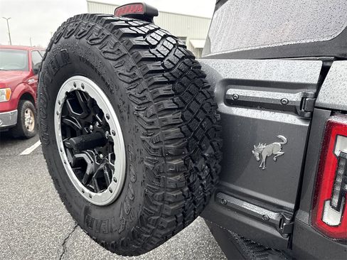 Used 2024 Ford Bronco Badlands image 19