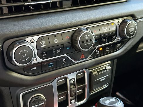 Used 2024 Jeep Wrangler High Altitude image 16