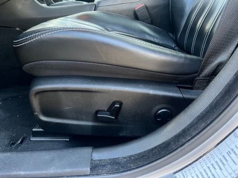 Used 2023 Chrysler 300 S image 37