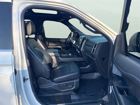 Used 2021 Ford Expedition Limited image 12