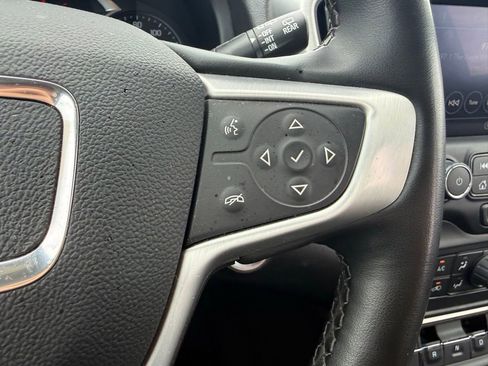 Used 2024 GMC Terrain SLT AWD/4WD image 14