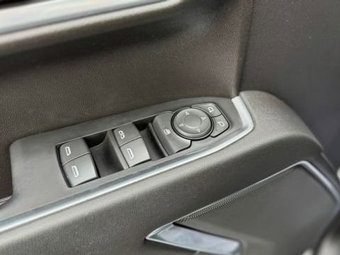 Used 2022 GMC Sierra 1500 Elevation image 24