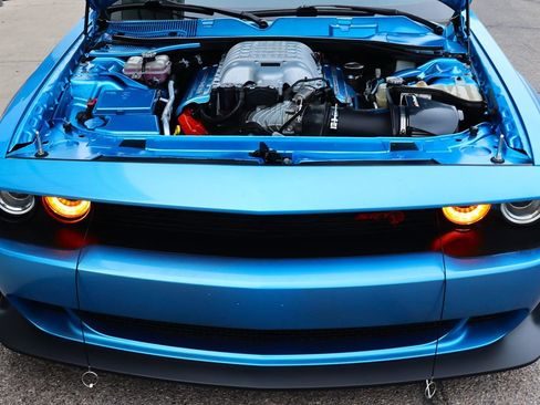 Used 2018 Dodge Challenger SRT Hellcat RWD image 57