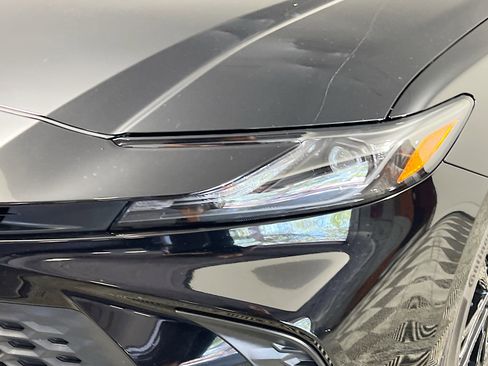 Used 2025 Toyota Camry SE image 12