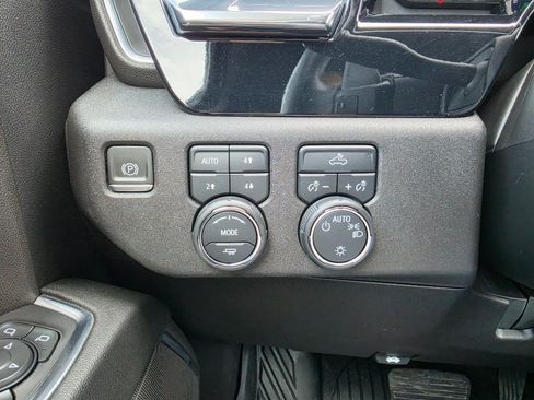 Used 2024 Chevrolet Silverado 1500 LT AWD/4WD image 14