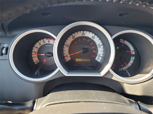 Used 2015 Toyota Tacoma 4x4 Double Cab w/ TRD Sport Package image 20