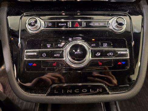 Used 2022 Lincoln Corsair FWD image 12