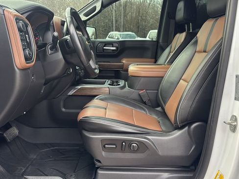 Used 2019 Chevrolet Silverado 1500 High Country w/ Technology Package image 21