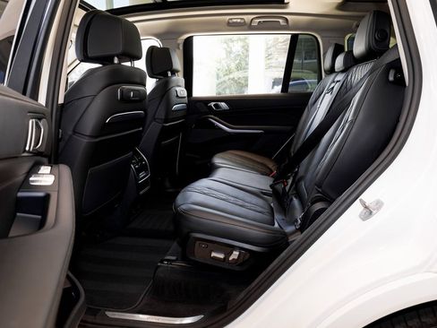 Used 2025 BMW X7 xDrive40i image 30