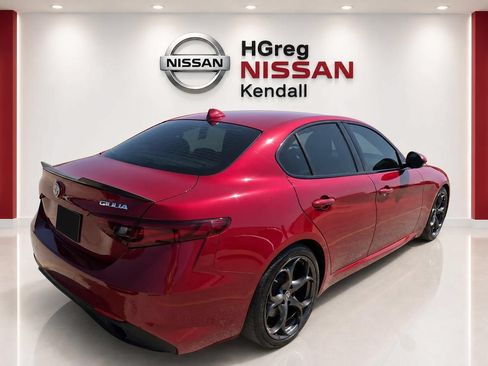 Used 2019 Alfa Romeo Giulia Ti Sport w/ Quick Order Package 22U Sport RWD image 4