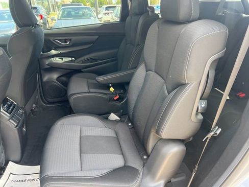 Used 2024 Subaru Ascent Premium w/ Convenience Package image 8