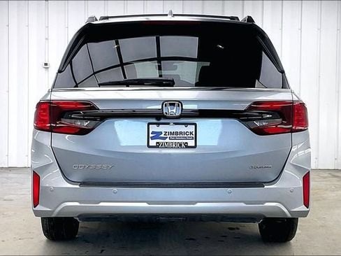 New 2026 Honda Odyssey Touring image 4
