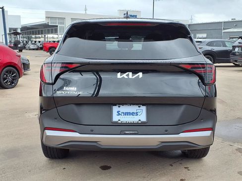 Used 2026 Kia Sportage EX FWD image 7