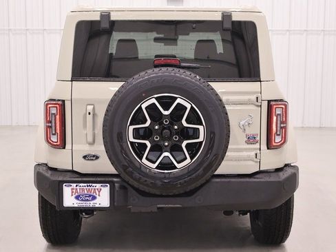 New 2025 Ford Bronco Outer Banks AWD/4WD image 7