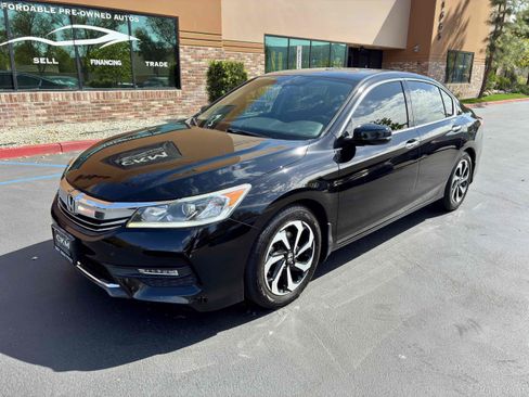Used 2017 Honda Accord EX-L image 4
