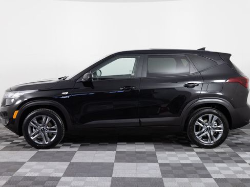 Used 2022 Kia Seltos LX AWD/4WD image 3