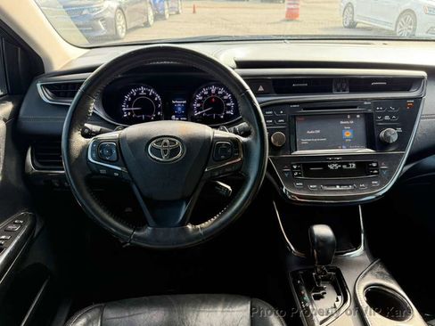 Used 2017 Toyota Avalon XLE image 14