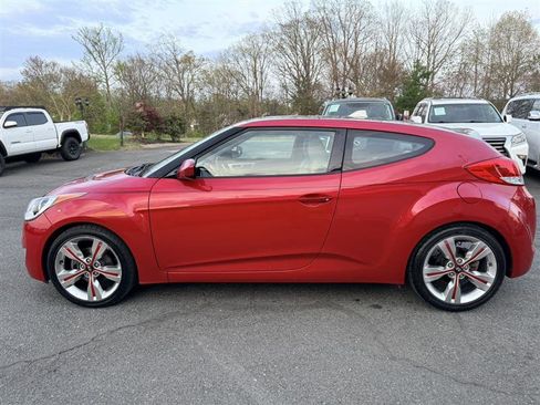 Used 2014 Hyundai Veloster w/ Technology Package 03 FWD image 8