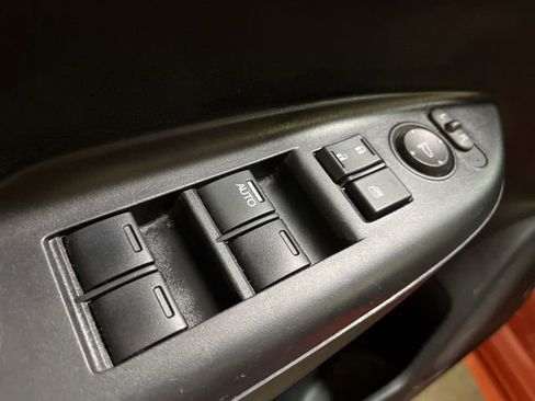 Used 2018 Honda Fit Sport image 11