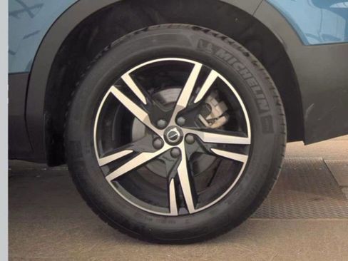 Used 2024 Volvo XC40 B5 Core AWD/4WD image 19