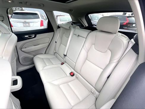 Certified 2023 Volvo XC60 B5 Plus w/ Climate Package image 20
