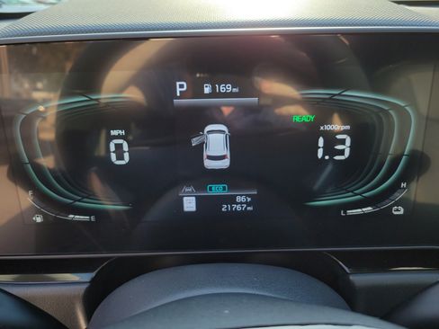 Certified 2023 Kia Niro SX Touring FWD image 27