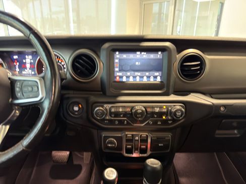 Used 2020 Jeep Gladiator Sport w/ Quick Order Package 24S image 18