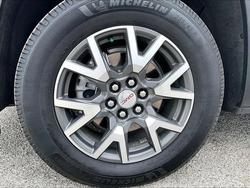 Used 2023 GMC Acadia SLE w/ Driver Convenience Package FWD image 9