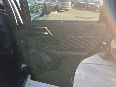 Used 2024 Mitsubishi Outlander 4WD Plug-In Hybrid image 26