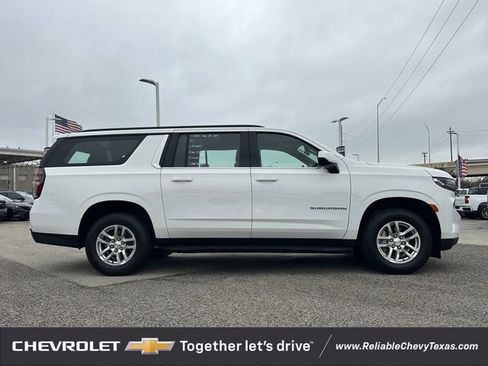 Used 2021 Chevrolet Suburban Commercial image 2