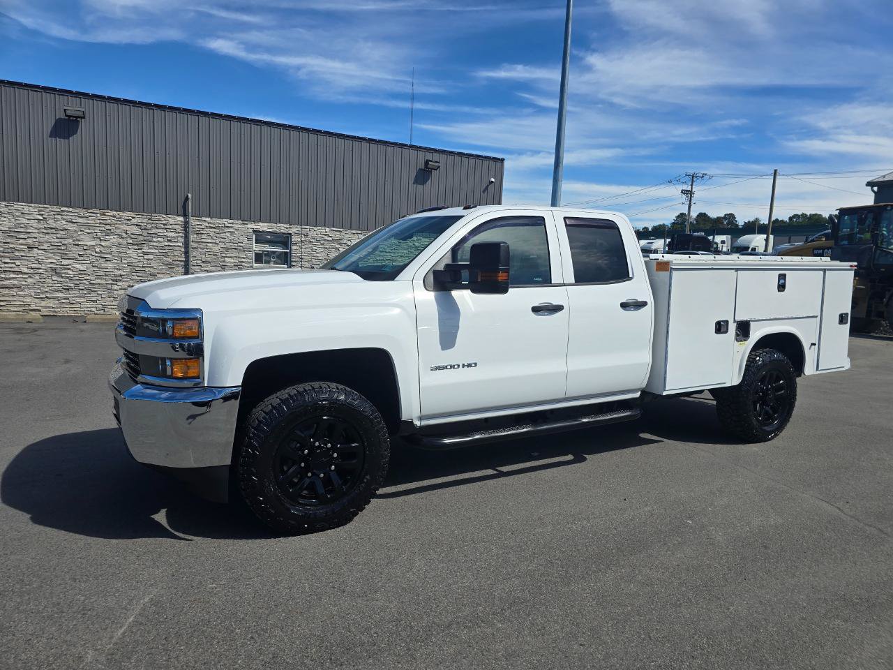 Used 2018 Chevrolet Silverado 3500 W/T AWD/4WD image 3