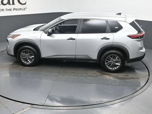 Used 2024 Nissan Rogue S AWD/4WD image 44