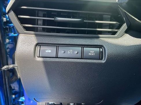 Used 2025 Nissan Altima 2.5 SV FWD image 14
