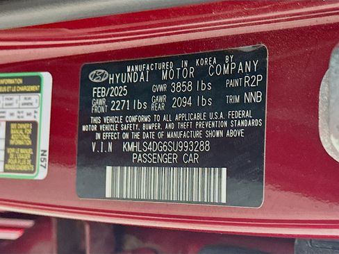 Used 2025 Hyundai Elantra SEL FWD image 12