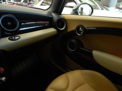 Used 2010 MINI Cooper S image 23