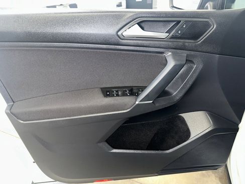 Used 2020 Volkswagen Tiguan S image 3