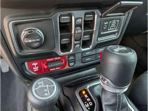 Used 2026 Jeep Wrangler Unlimited Rubicon w/ Safety Group AWD/4WD image 22