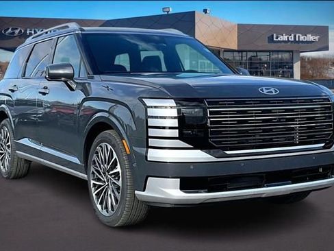 New 2026 Hyundai Palisade Calligraphy FWD image 2
