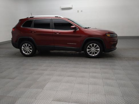 Used 2019 Jeep Cherokee Latitude w/ Popular Appearance Group FWD image 11