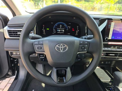 Used 2026 Toyota Camry LE w/ Convenience Package FWD image 28