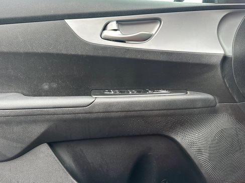 Used 2023 Kia Forte LXS w/ LXS Technology Package image 11