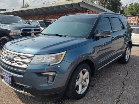 Used 2018 Ford Explorer XLT w/ Equipment Group 201A FWD image 7
