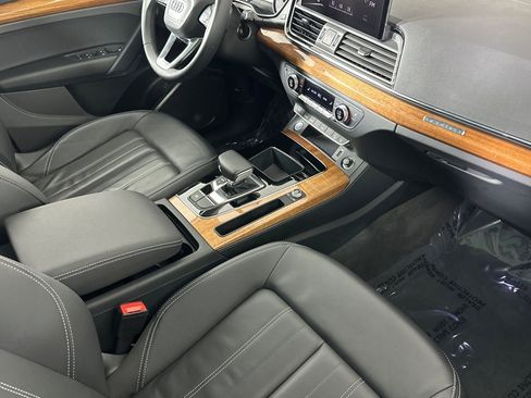 Used 2023 Audi Q5 2.0T Premium w/ Convenience Package image 15