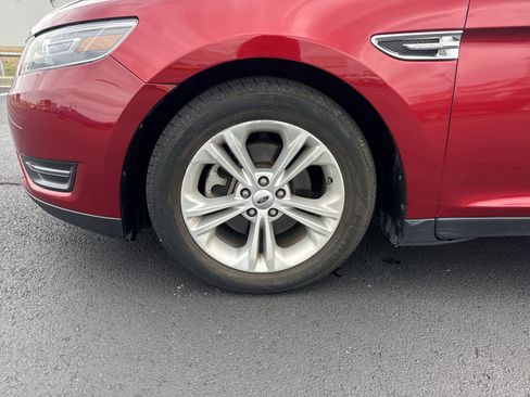 Used 2015 Ford Taurus SEL image 10
