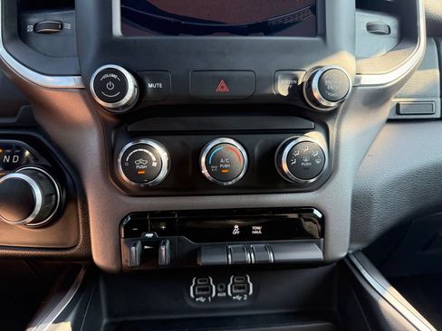 Used 2021 RAM 1500 Big Horn AWD/4WD image 29